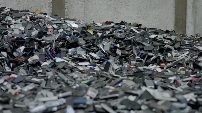 Closing the Loop: The garbage collectors of the mobile industry