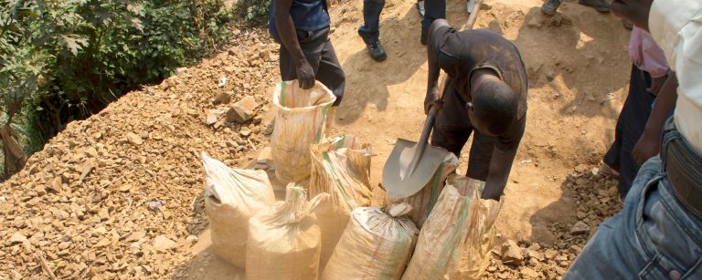 Digging into the recycled material chains